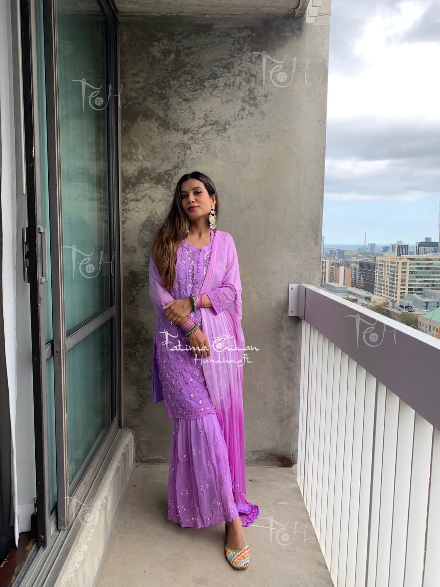 KAAMNA HANDMADE CHIKANKARI FULL GARARA SET WITH MIRROR WORK