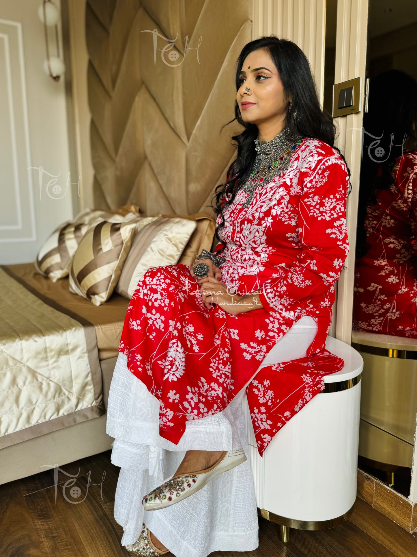 ARCHANA MULMUL COTTON STRAIGHT CHIKANKARI KURTI