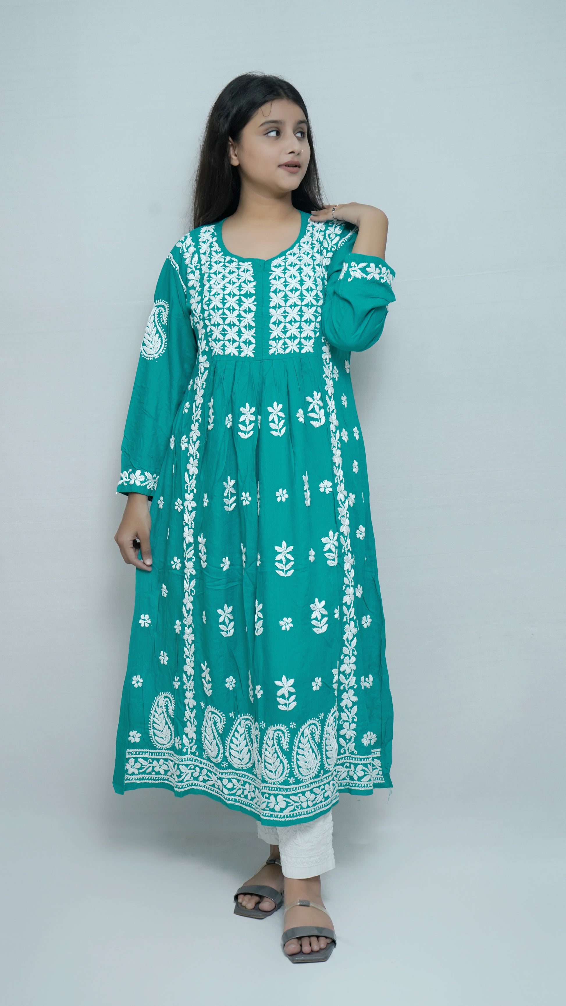 RAMA GREEN HEAVY MODAL GAOWN