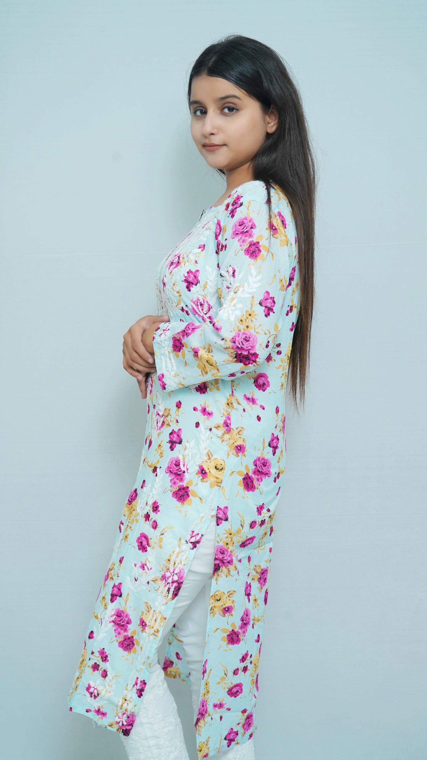 PRINTED MULMUL CHIKANKARI KURTA