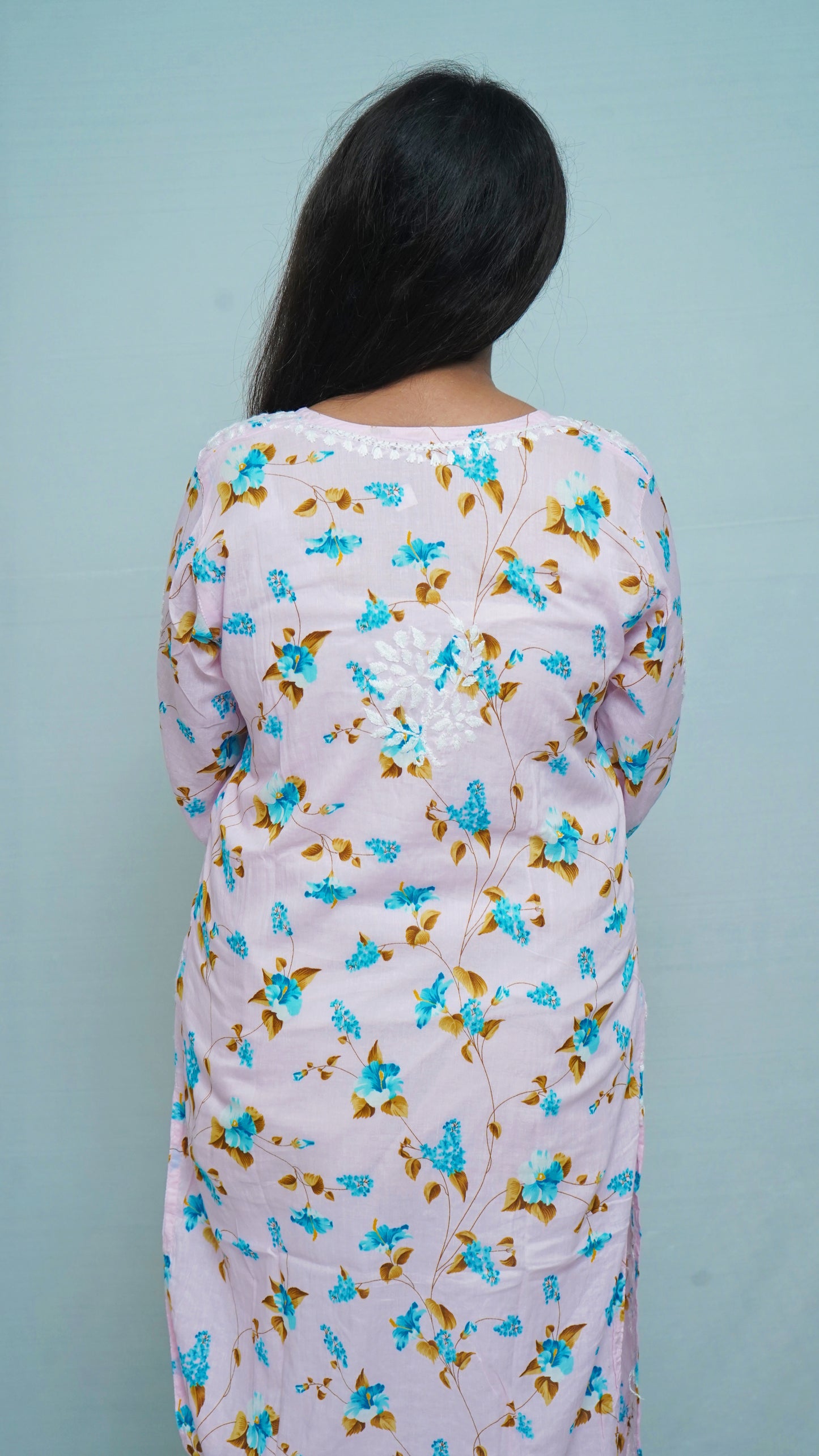 PRINTED MULMUL CHIKANKARI KURTA