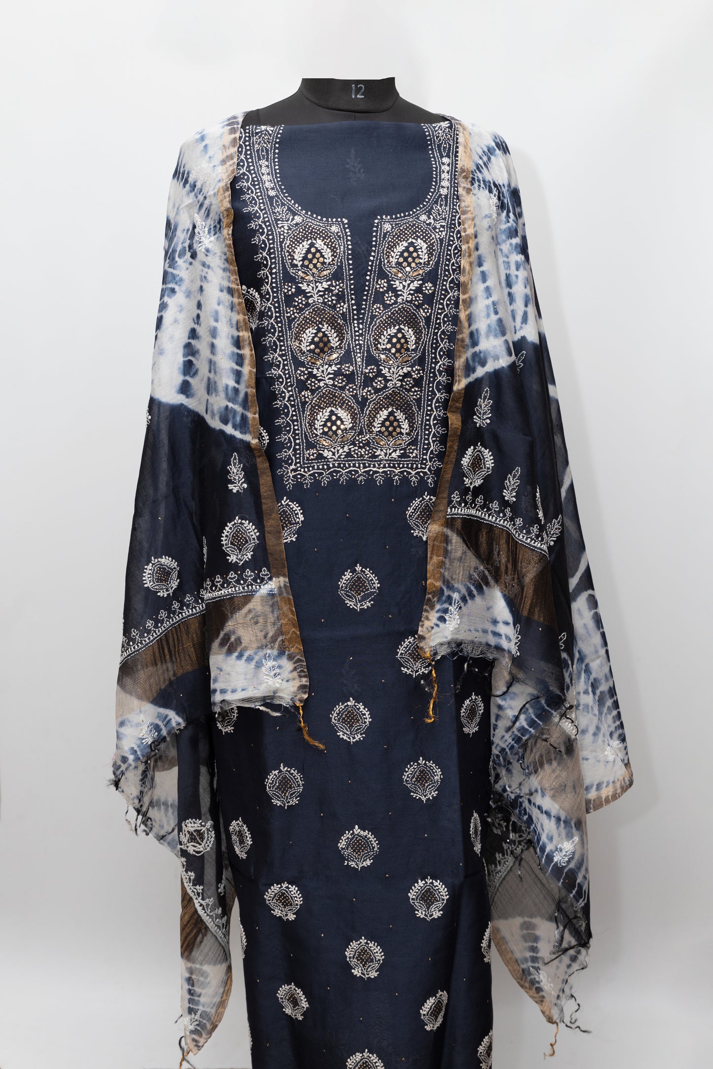 TIE AND DYE UNSTITCHED MUKESH SUIT WITH DUPATTA