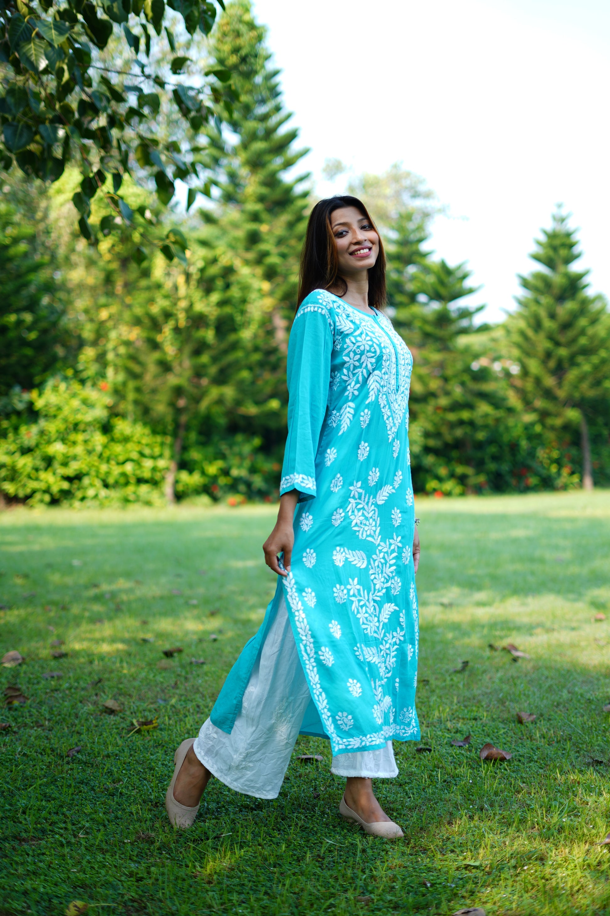 HIMANSHI BLUE MODAL CHIKANKARI KURTI