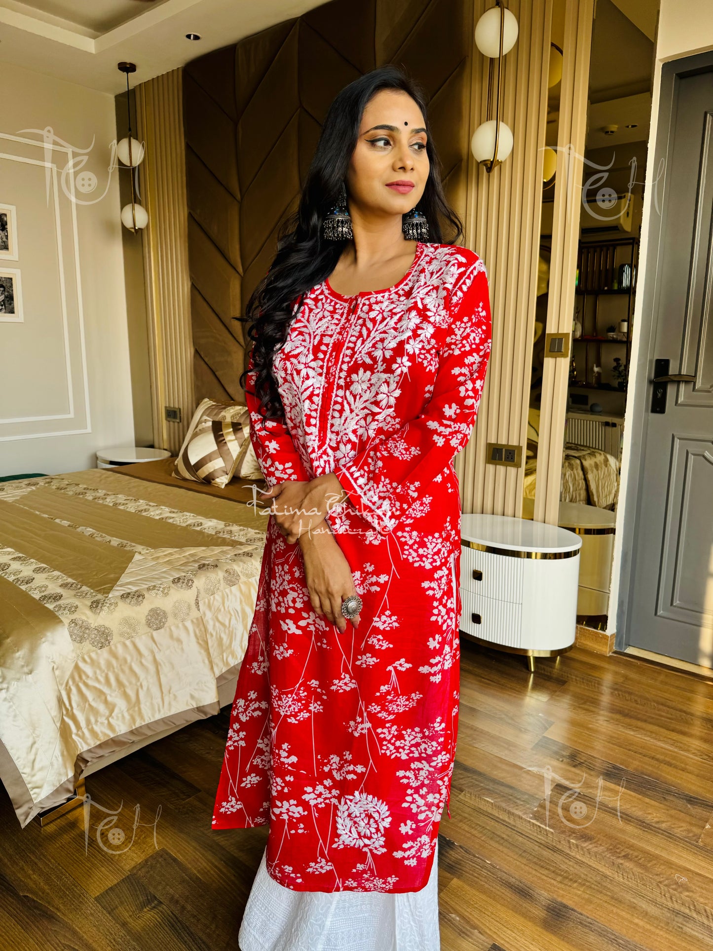 ARCHANA MULMUL COTTON STRAIGHT CHIKANKARI KURTI