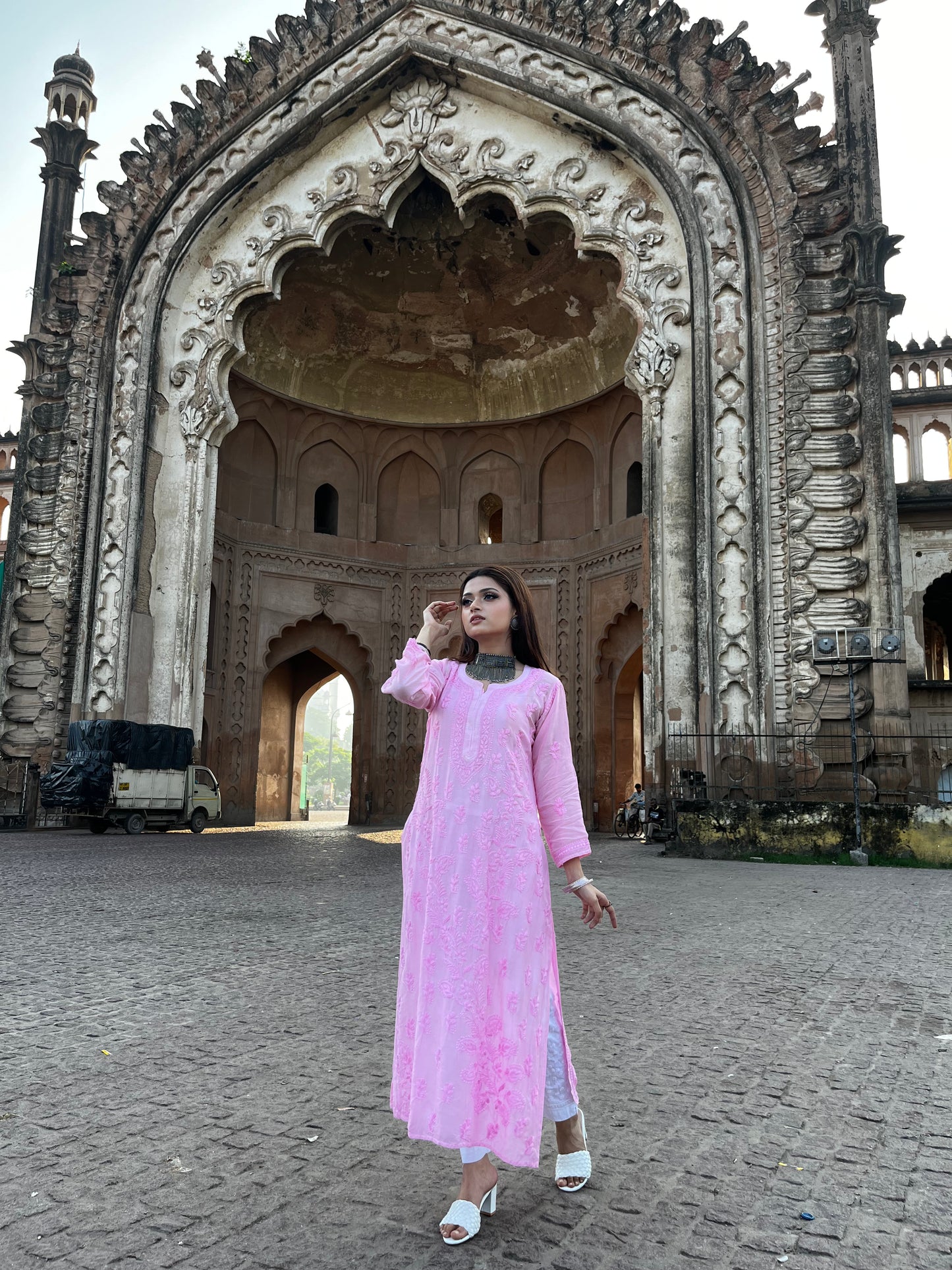 MUSLIN HANDWORK CHIKANKARI KURTI