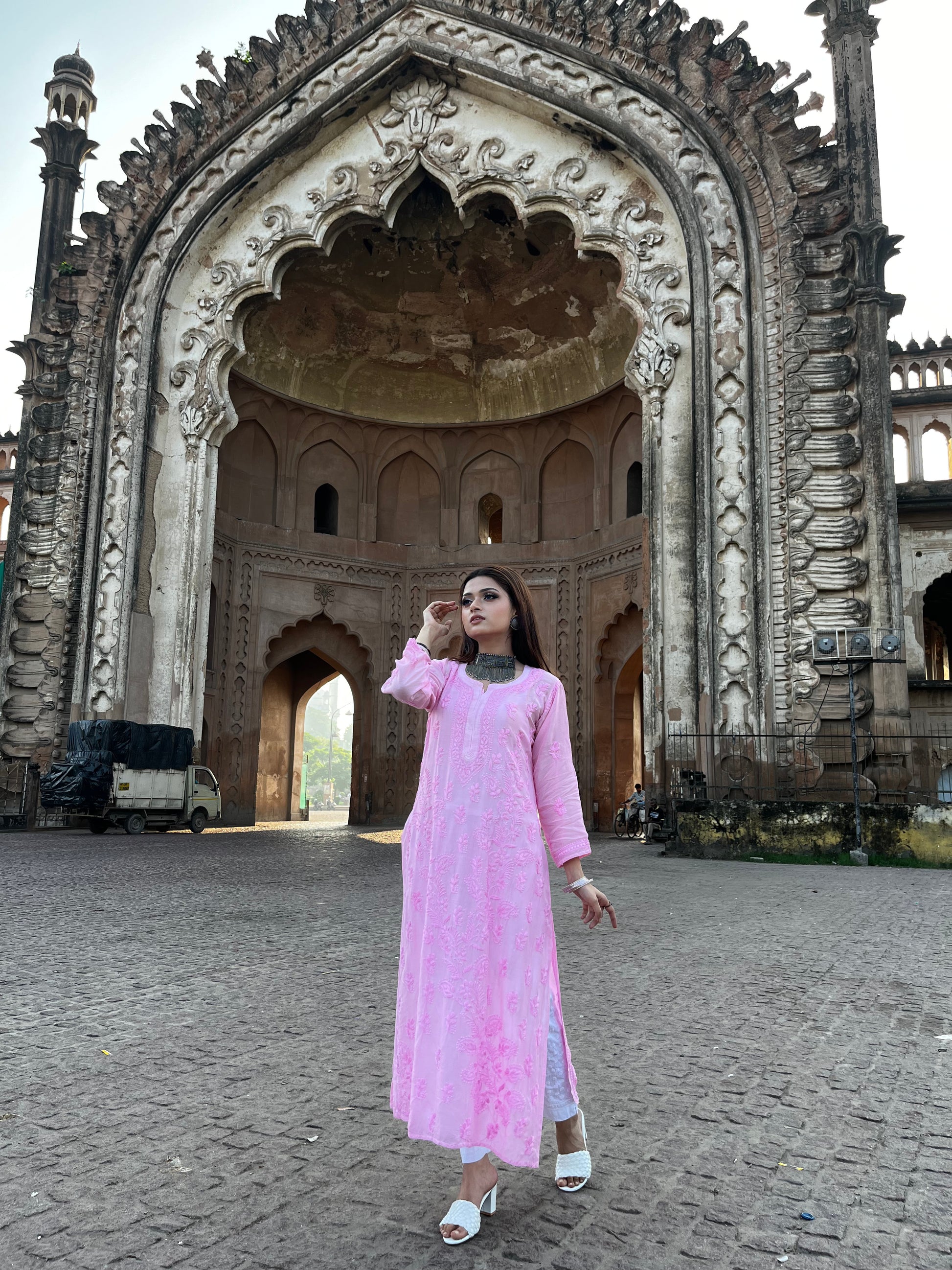 MUSLIN HANDWORK CHIKANKARI KURTI