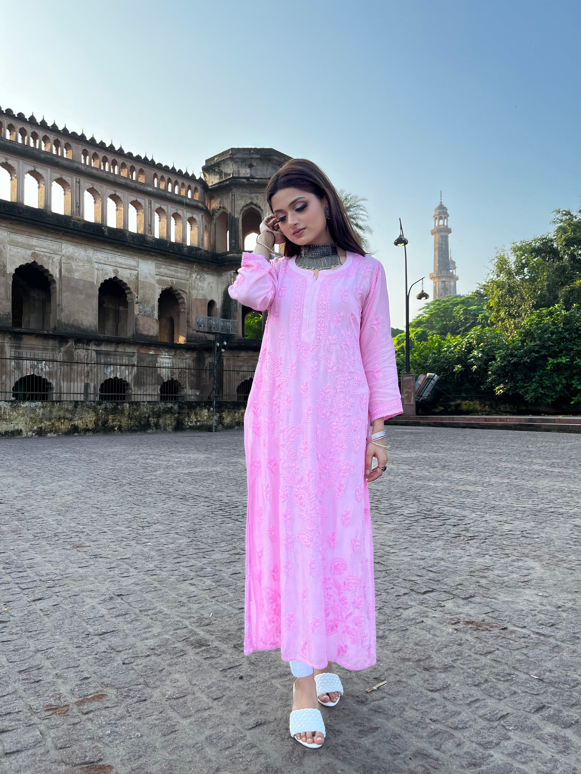 MUSLIN HANDWORK CHIKANKARI KURTI